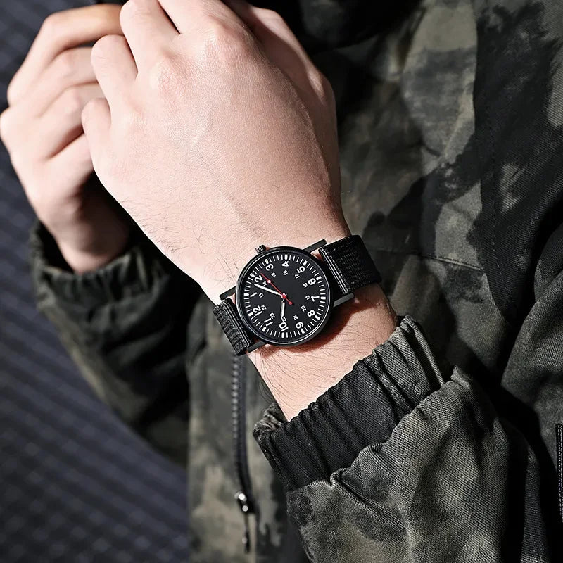 Relógio Militar Esportivo Masculino Luminoso, Resistente a Choques, Relógio de Pulso Masculino com Pulseira de Nylon Simples, Relógio Quartz Masculino.